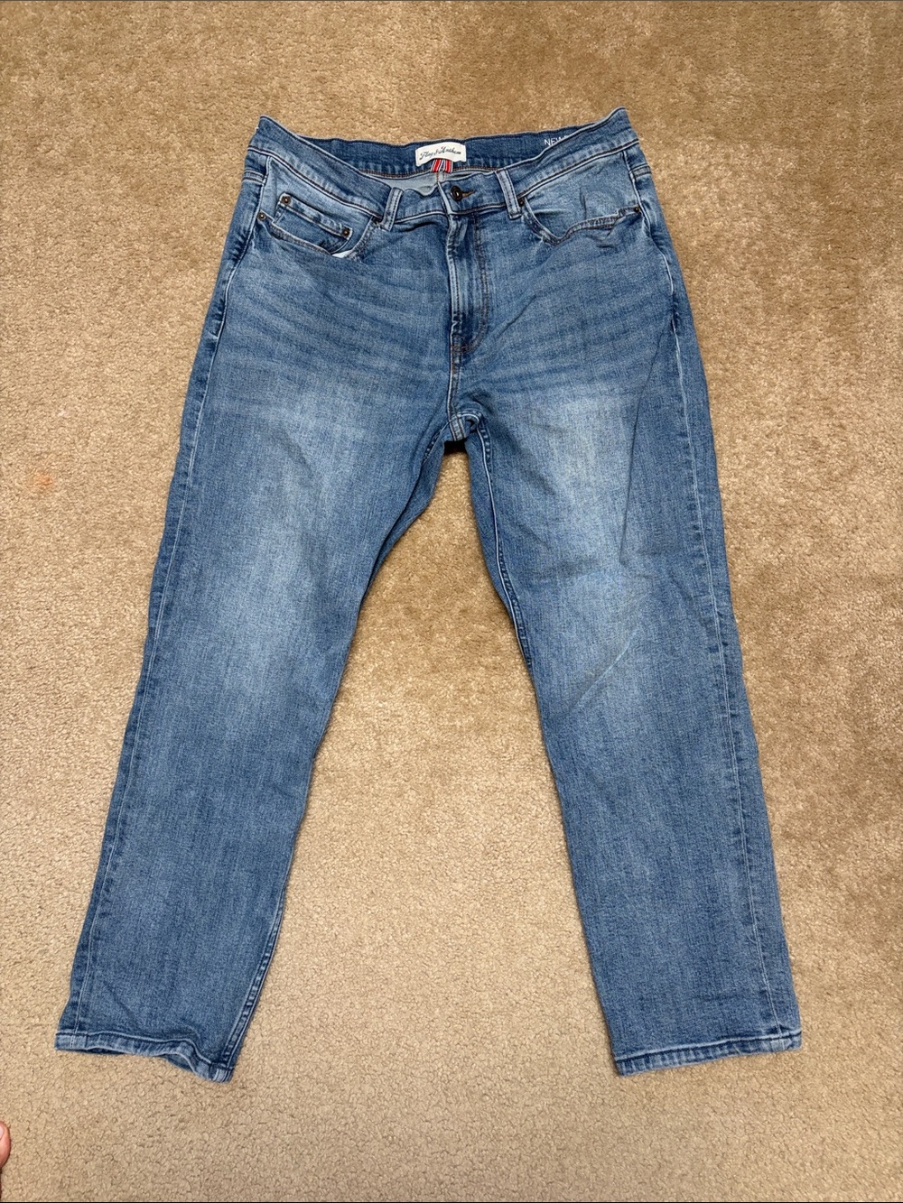Men's Slim Straight Jeans in Medium Blue Wash